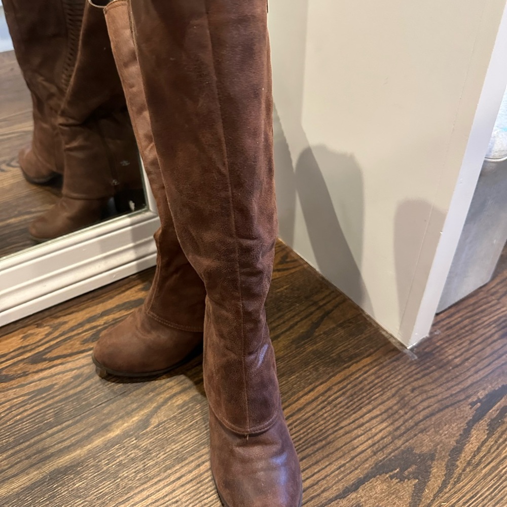 Stylish Brown Over the Knee Boots - Picture 8 of 8
